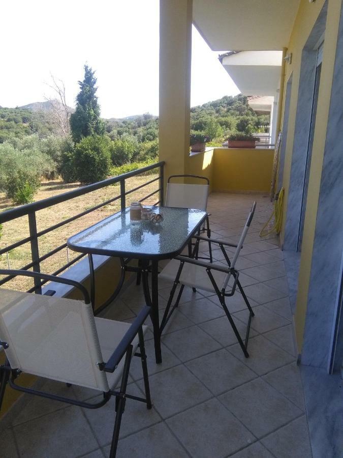 Martha'S Villa Nea Iraklitsa エクステリア 写真
