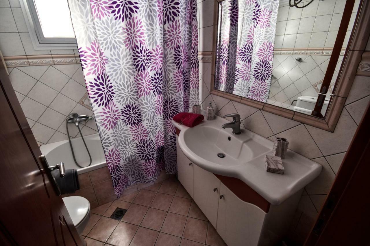 Martha'S Villa Nea Iraklitsa エクステリア 写真